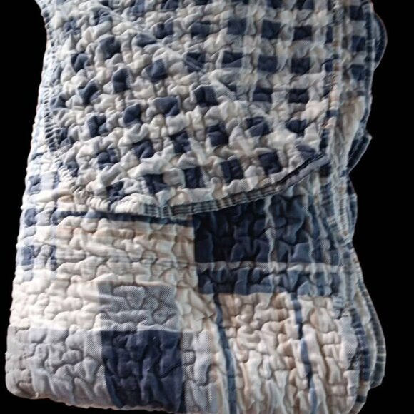 Double-sided twin bedspread - Picture 2 of 2